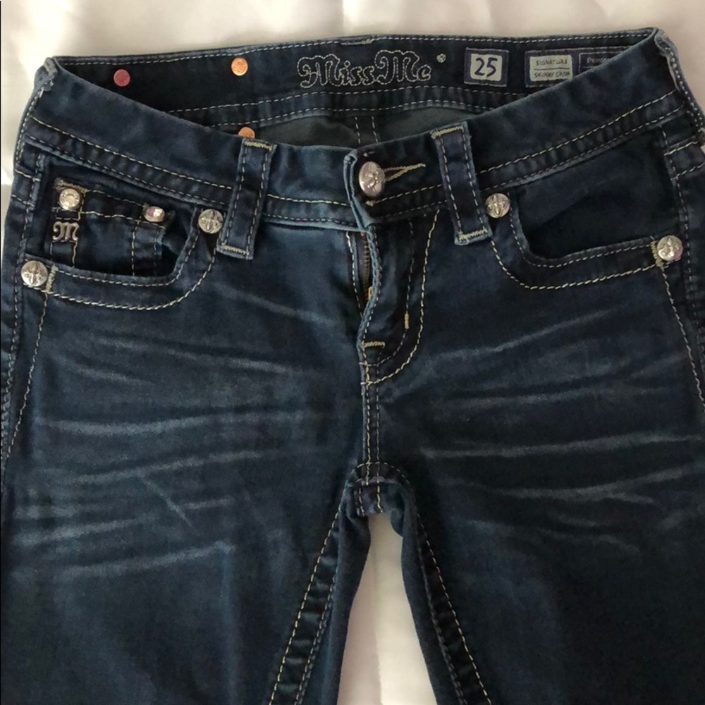 Signature Skinny Crop MISS ME Jeans